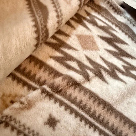 Aztec Pattern Women's Jacket - Cream and Brown - Picture 3 of 5